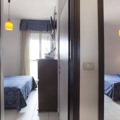Hotel King комната для гостей