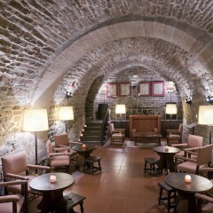 Отель Parador de Cardona гостиничный бар