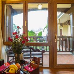 Отель Victoria Sapa Resort & Spa балкон