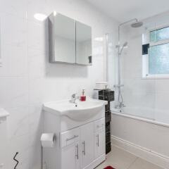 Апартаменты 3 Bedroom Apartment Near Primrose Hill ванная фото 2