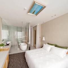 Отель Royal Tulip Luxury Hotels Carat - Guangzhou Китай, Гуанчжоу - 2 отзыва об отеле, цены и фото номеров - забронировать отель Royal Tulip Luxury Hotels Carat - Guangzhou онлайн комната для гостей фото 3