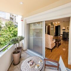 Отель New renovated apt 2' to Acropolis museum by VillaRentalsgr Афины балкон