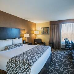 Отель Crowne Plaza Hotel-Newark Airport США, Элизабет - отзывы, цены и фото номеров - забронировать отель Crowne Plaza Hotel-Newark Airport онлайн удобства в номере фото 2