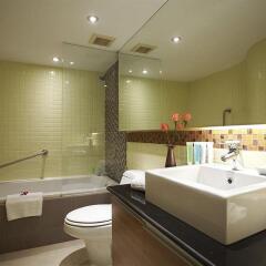 Отель Bandara Suites Silom Bangkok ванная