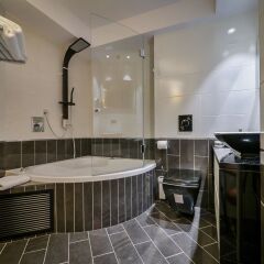 21st Floor 360 Suitop Hotel Израиль, Иерусалим - 1 отзыв об отеле, цены и фото номеров - забронировать отель 21st Floor 360 Suitop Hotel онлайн ванная