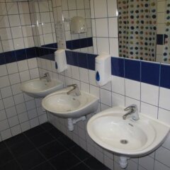 Отель All-Central Hostel Венгрия, Будапешт - 1 отзыв об отеле, цены и фото номеров - забронировать отель All-Central Hostel онлайн ванная