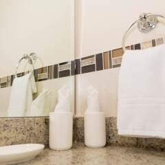 Апартаменты New Kingston Central Guest Apartment ванная