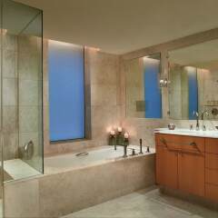 Отель The Ritz-Carlton Executive Residences, Dubai International Financial Centre Дубай ванная