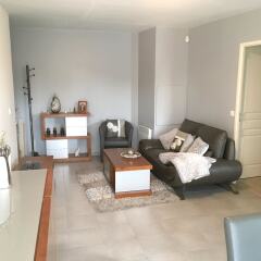 Апартаменты Apartment With 2 Bedrooms in Bagnolet, With Terrace and Wifi комната для гостей фото 4