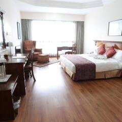 Отель Pokhara Grande Непал, Покхара - отзывы, цены и фото номеров - забронировать отель Pokhara Grande онлайн комната для гостей фото 5