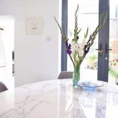 Отель Bright Home in Stoke Newington интерьер отеля