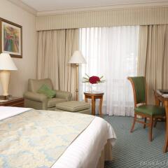 Отель Courtyard by Marriott Tbilisi комната для гостей фото 2