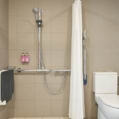 Отель MOXY London Stratford ванная