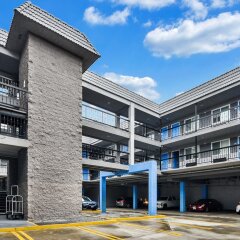 Отель Hollywood Inn Express LAX парковка