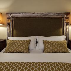 Отель The Xara Palace Relais & Chateaux сейф в номере