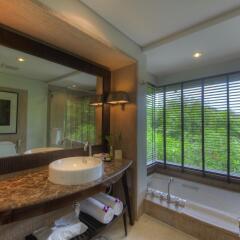 Отель Layana Resort & Spa - Adults Only ванная