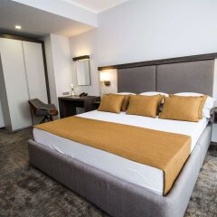Отель Best Western Plus Premium Inn Солнечный берег сейф в номере