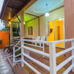 Отель Rang Nok Noi at Koh Larn Hotel Таиланд, Ко-Лан - отзывы, цены и фото номеров - забронировать отель Rang Nok Noi at Koh Larn Hotel онлайн балкон