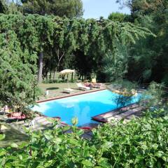 Отель Residenze Al Colle Dei Pini бассейн фото 3