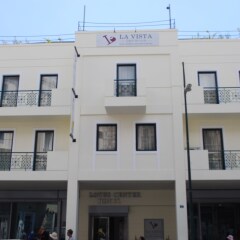 Апартаменты Lotus Center Apartments вид на фасад фото 2