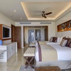 Отель Breezes Grand Resort and Spa комната для гостей