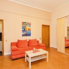Гостиница LUXKV Apartment on Gnezdnikovskiy в Москве отзывы, цены и фото номеров - забронировать гостиницу LUXKV Apartment on Gnezdnikovskiy онлайн Москва комната для гостей фото 4