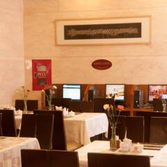 White Lotus Hotel интерьер отеля фото 2