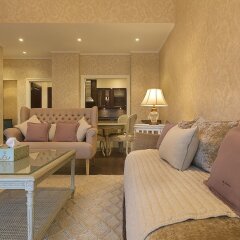 Отель Shakespeare - Ease by Emaar - 2 Bedroom комната для гостей