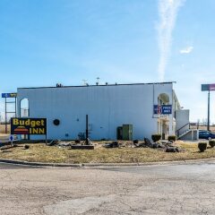 Отель Knights Inn Columbus парковка