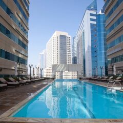 Отель Media Rotana Dubai ОАЭ, Дубай - 2 отзыва об отеле, цены и фото номеров - забронировать отель Media Rotana Dubai онлайн бассейн фото 2
