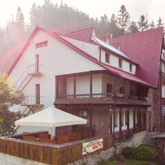 Hotel Pigy Буковель вид на фасад