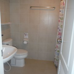 Le Thalassa Guesthouse in Mueang, Thailand from 125$, photos, reviews - zenhotels.com bathroom