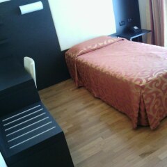 Hotel Motel Raya Медилья комната для гостей фото 4