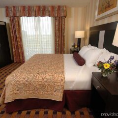 Отель Embassy Suites Minneapolis - Airport Блумингтон комната для гостей фото 3