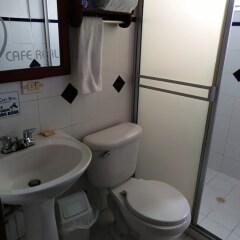 Hotel Cafe Real ванная