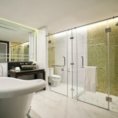 Mövenpick Myth Hotel Patong Phuket ванная