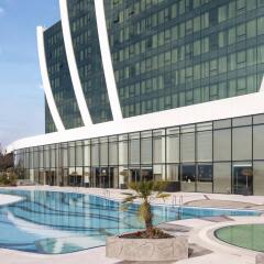 Elite World Asia Hotel бассейн