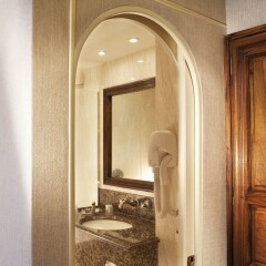 Отель Hôtel Left Bank Saint Germain ванная фото 2
