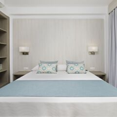 Azuline Hotel Palmanova Garden сейф в номере
