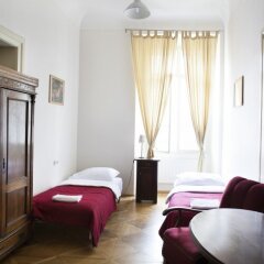 Little Town Budget Hotel Прага комната для гостей фото 4