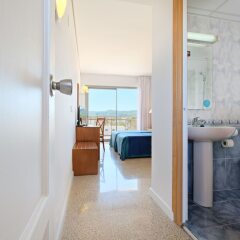 azuLine Hotel S'Anfora & Fleming удобства в номере фото 2