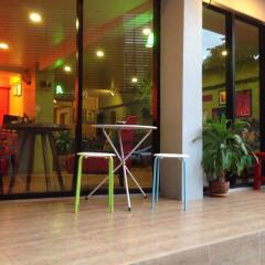 Отель Baan Saladaeng Boutique Guesthouse гостиничный бар