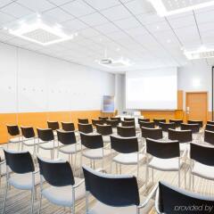 Отель Novotel Zurich Airport Messe