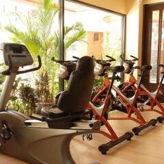Отель Patong Paragon Resort & Spa фитнесс-зал фото 3