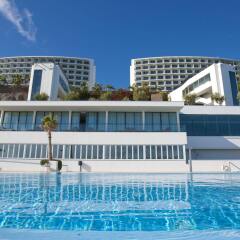 Отель Vidamar Resort Madeira - Half Board Only Португалия, Фуншал - отзывы, цены и фото номеров - забронировать отель Vidamar Resort Madeira - Half Board Only онлайн бассейн