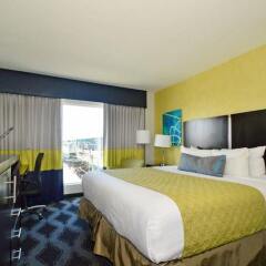 Отель Best Western Plus LaGuardia Airport Hotel Queens США, Нью-Йорк - отзывы, цены и фото номеров - забронировать отель Best Western Plus LaGuardia Airport Hotel Queens онлайн комната для гостей фото 4