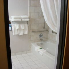 Отель Quality Inn and Suites ванная