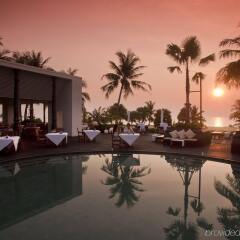 Отель Hilton Phuket Arcadia Resort and Spa бассейн