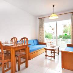 Отель Apartamentos Llevant комната для гостей фото 2