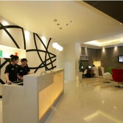 Отель Legacy Express Sukhumvit By Compass Hospitality Бангкок интерьер отеля фото 2